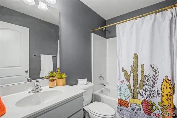 $329,900 | 707 Talon Drive, Wright City, MO 63390