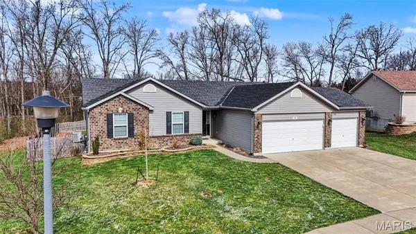 $329,900 | 707 Talon Drive, Wright City, MO 63390