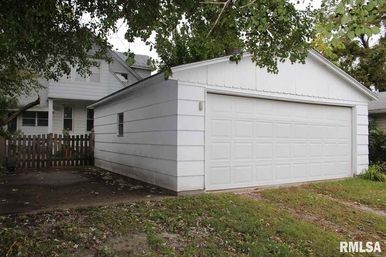 1127 11th Street Moline, IL 61265 - Photo 4 of 21