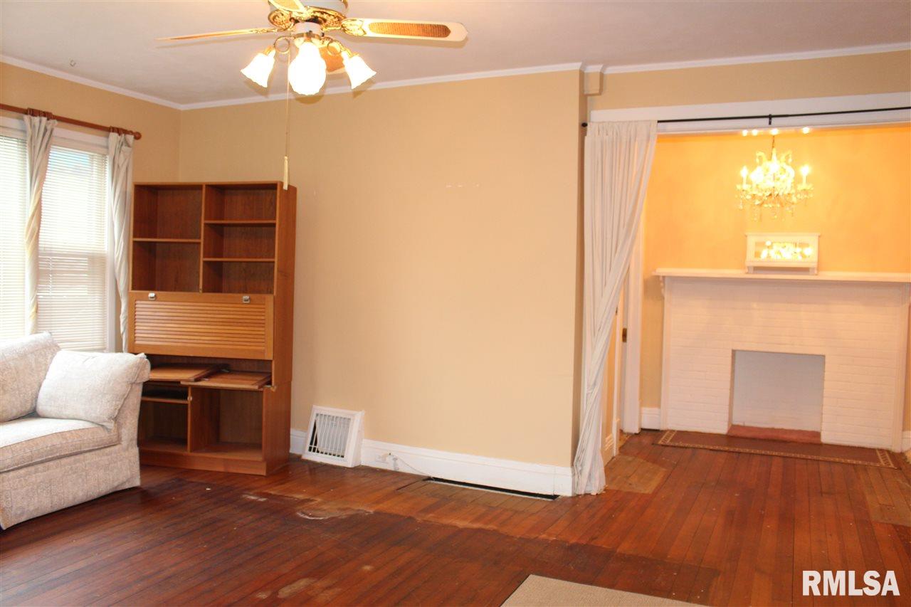 1127 11th Street Moline, IL 61265 - Photo 7 of 21