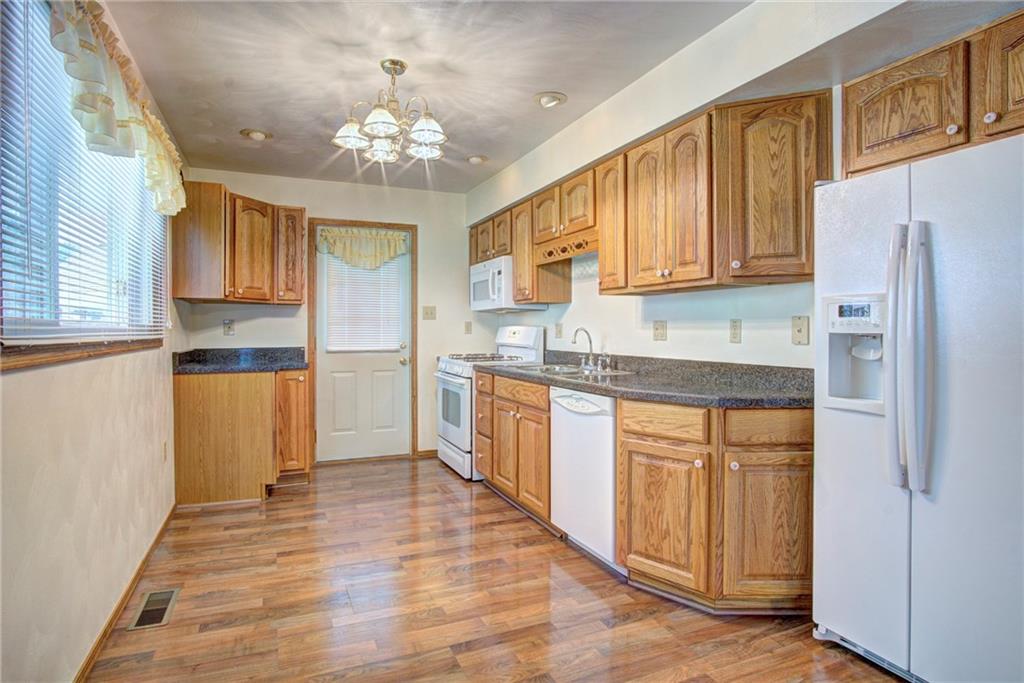 730 Jefferson Road Pittsburgh, PA 15235 - Photo 6 of 21 Gallery Image 6