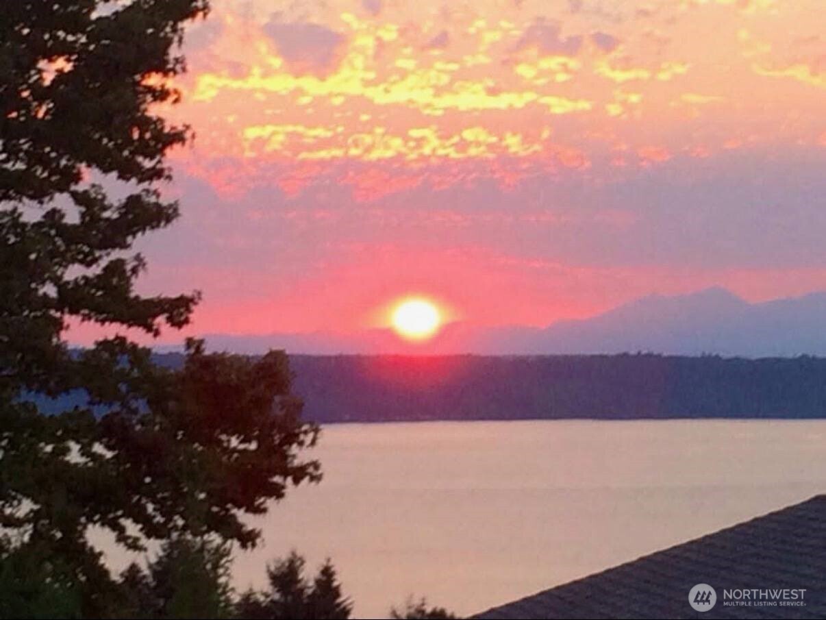 1401 Southwest 137th Street Burien, WA 98166 - Photo 3 of 40