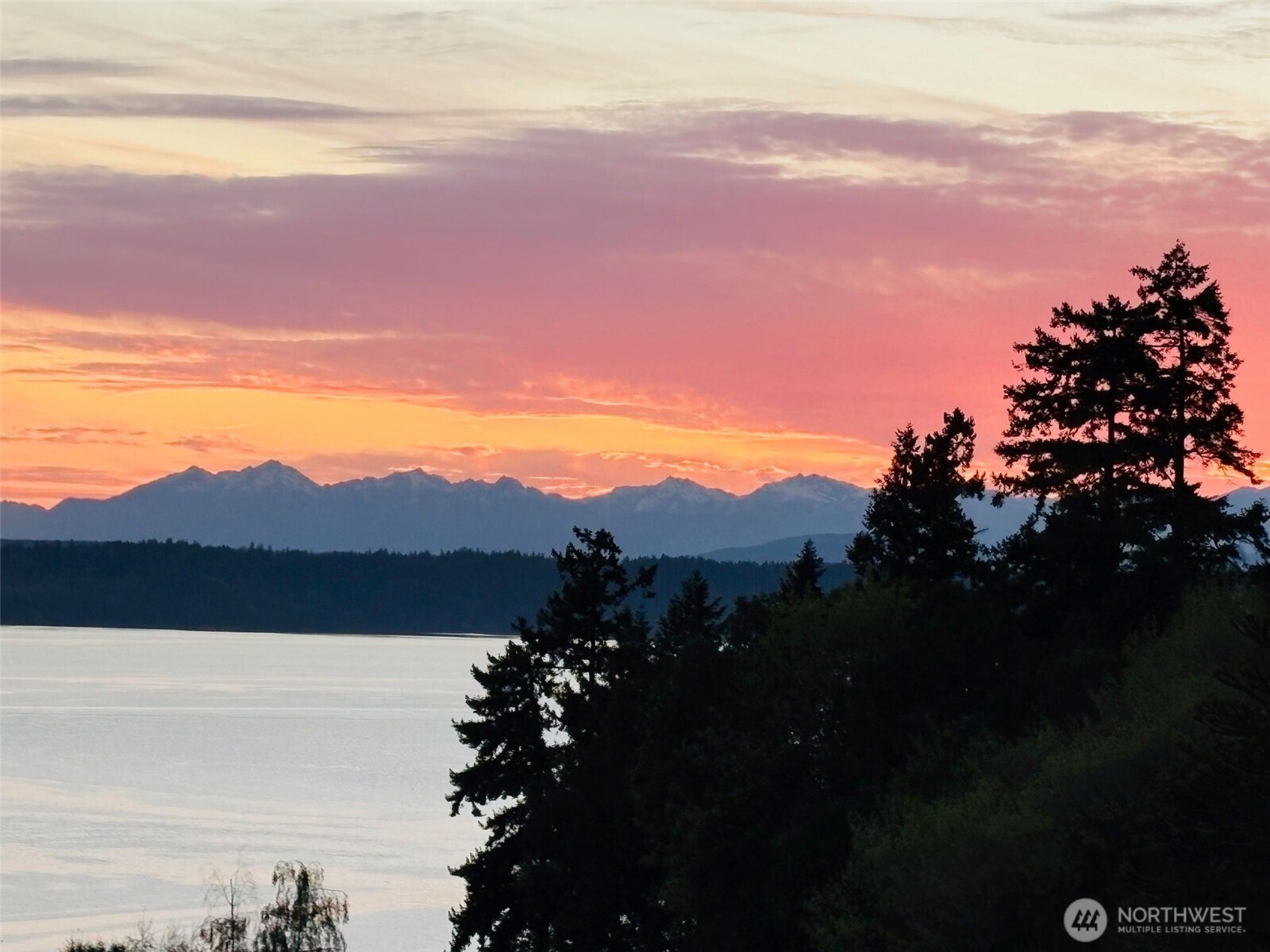 1401 Southwest 137th Street Burien, WA 98166 - Photo 5 of 40