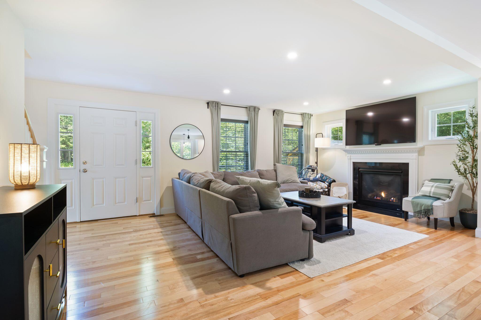 96 Little River Road Berwick, ME 03901 - Photo 6 of 53 Living Room