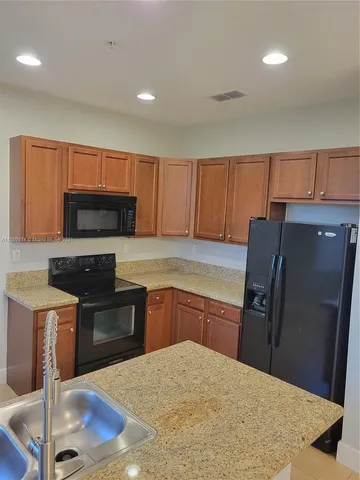 $2,550 | 2851 Prospect Road, Unit 405, Tamarac, FL 33309