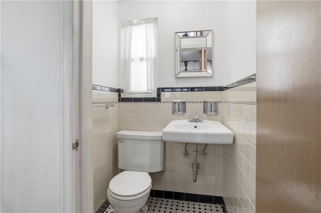 1107 Girard Road Pittsburgh, PA 15227 - Photo 19 of 43 Gallery Image 19