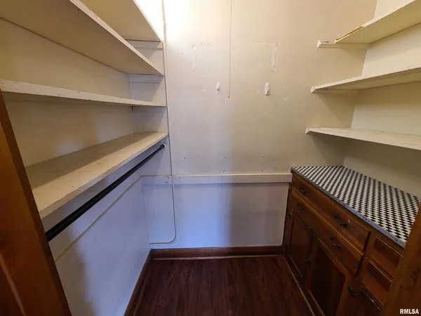 a view of walk in closet