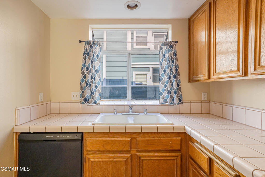 3942 Cochran Street, Unit 48 Simi Valley, CA 93063 - Photo 7 of 24