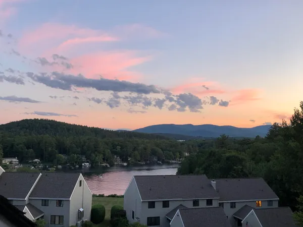 $1,050,000 | 2 Mountain W Drive, Unit 17, Wolfeboro, NH 03894