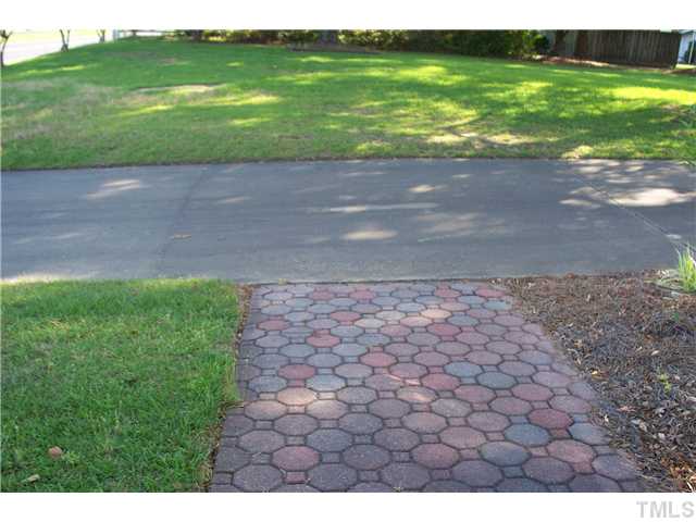 369 Sadler Road Dunn, NC 28334 - Photo 3 of 23 Gallery Image 3