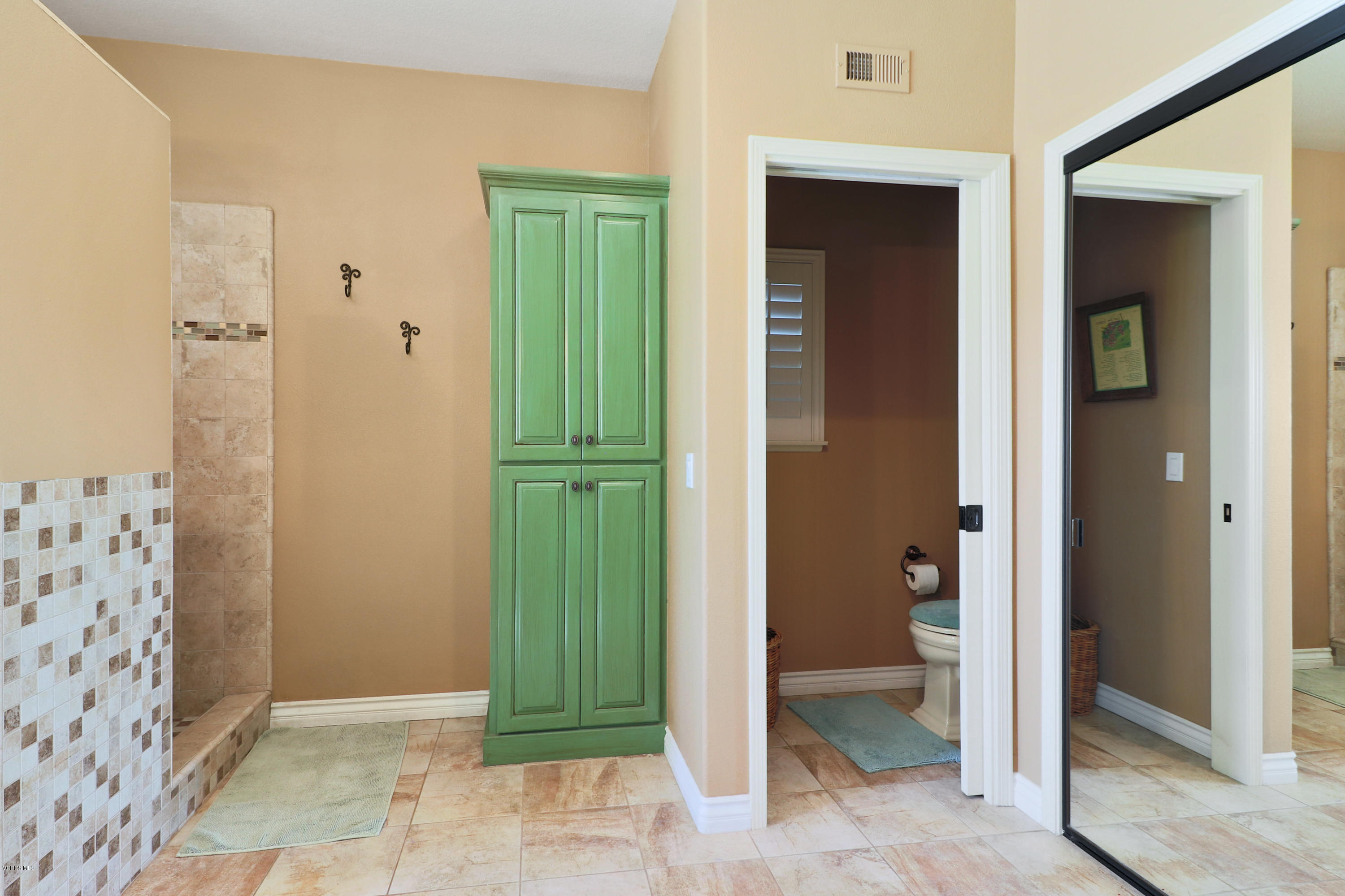 22264 Circle J Ranch Road Saugus, CA 91350 - Photo 21 of 29 022_Outdoor Pool BathShower