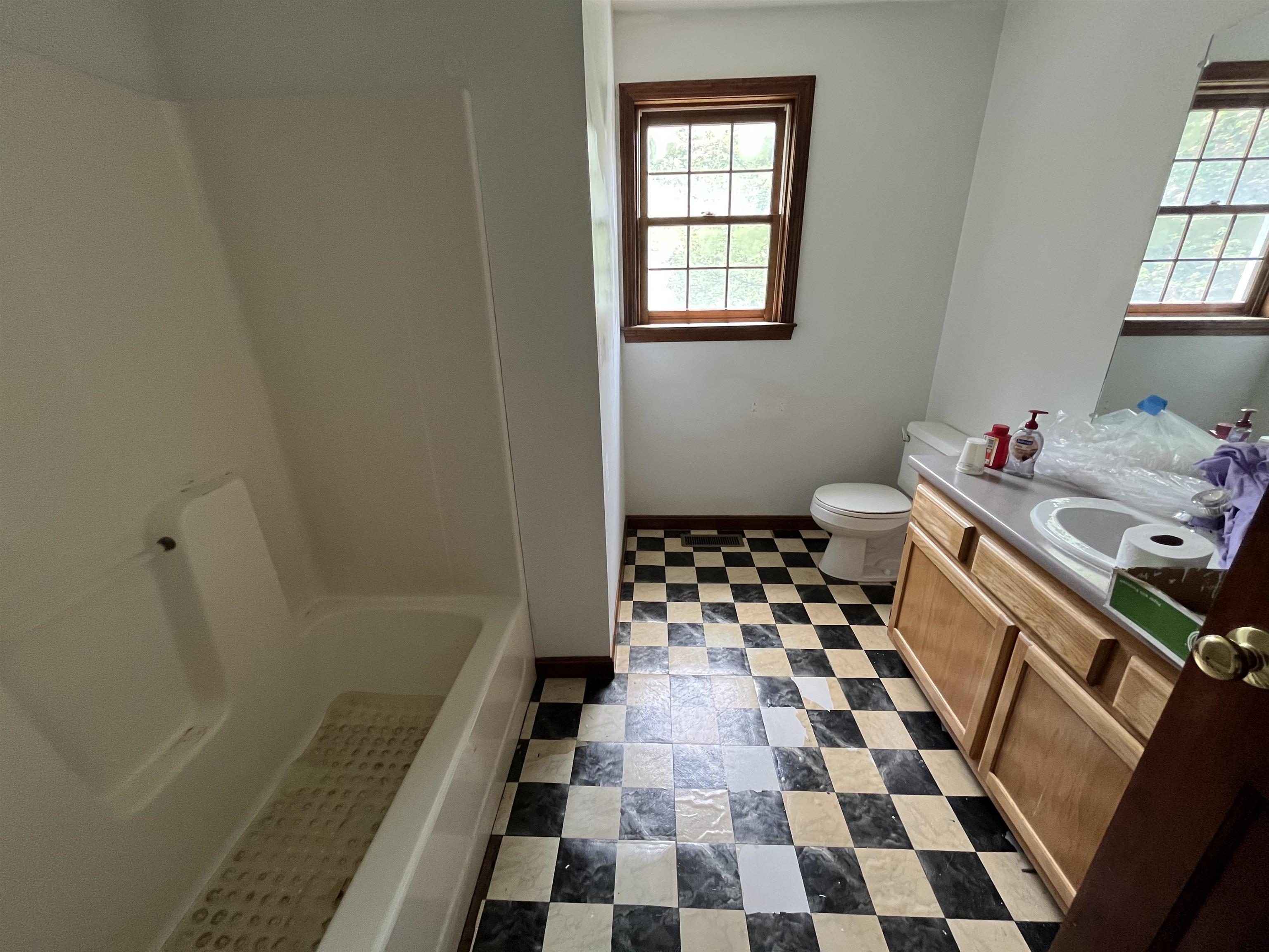 4 Stable Road Nashua, NH 03062 - Photo 17 of 25