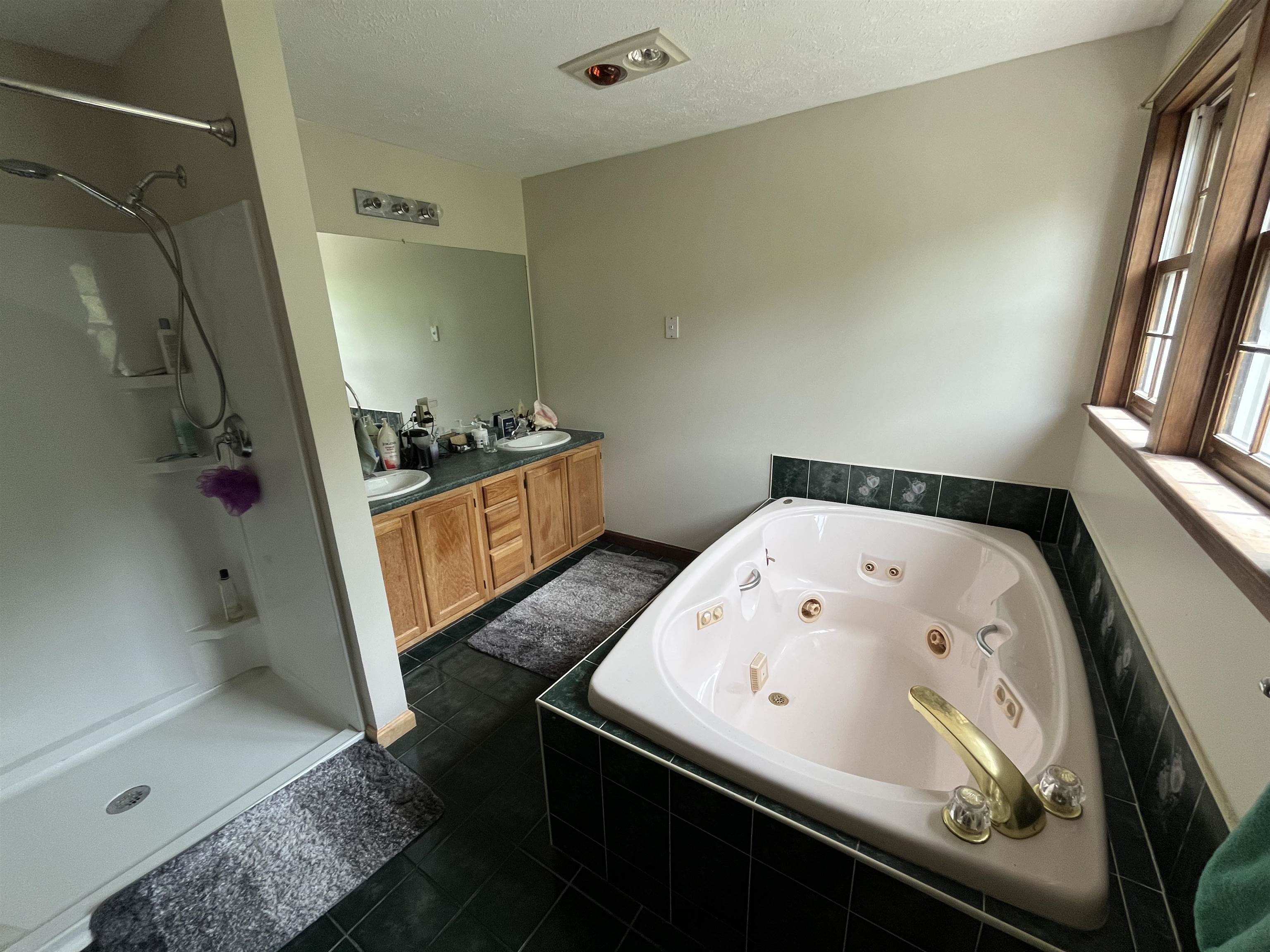 4 Stable Road Nashua, NH 03062 - Photo 18 of 25