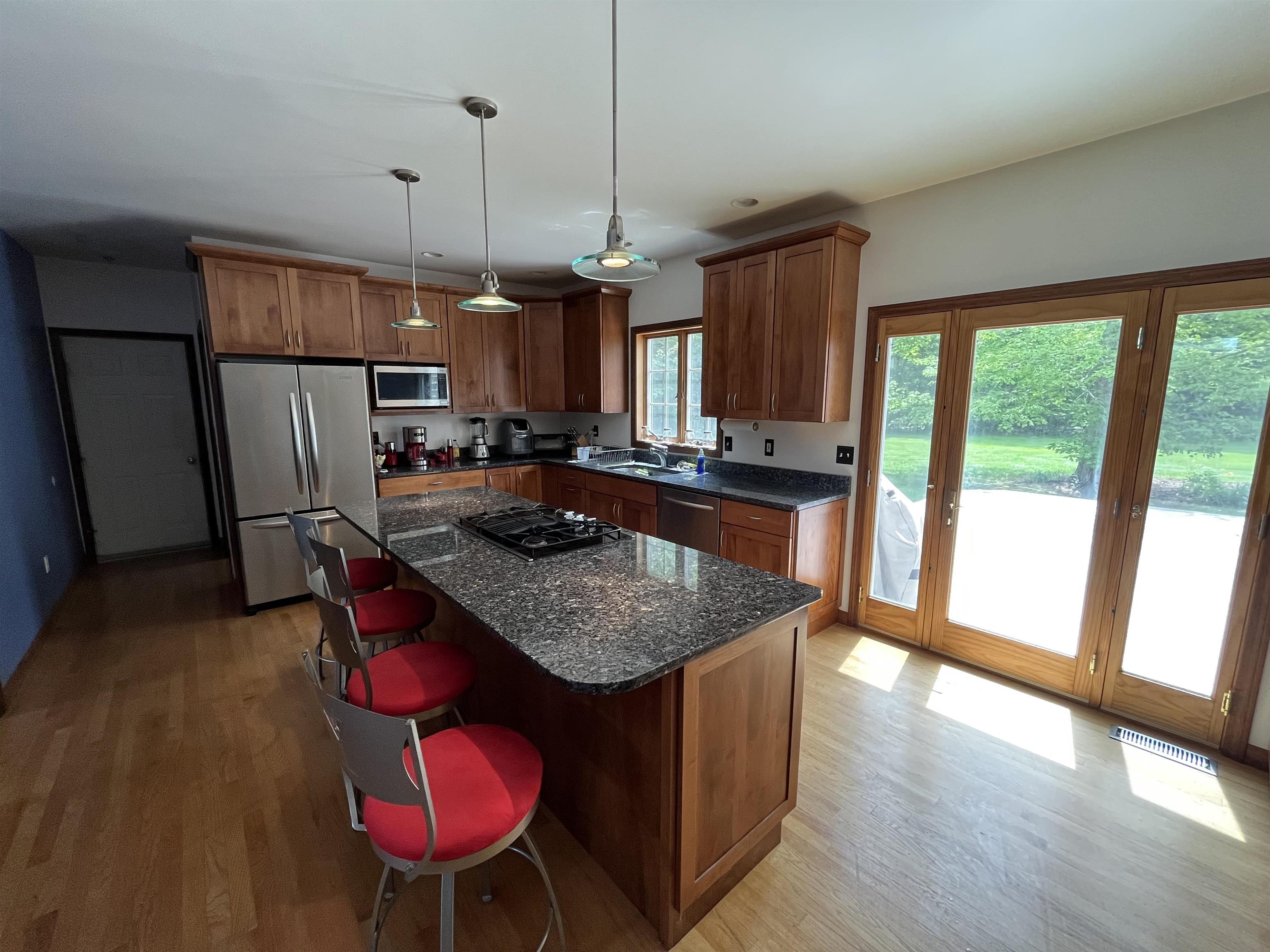 4 Stable Road Nashua, NH 03062 - Photo 4 of 25