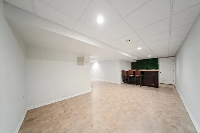 en empty room with furniture