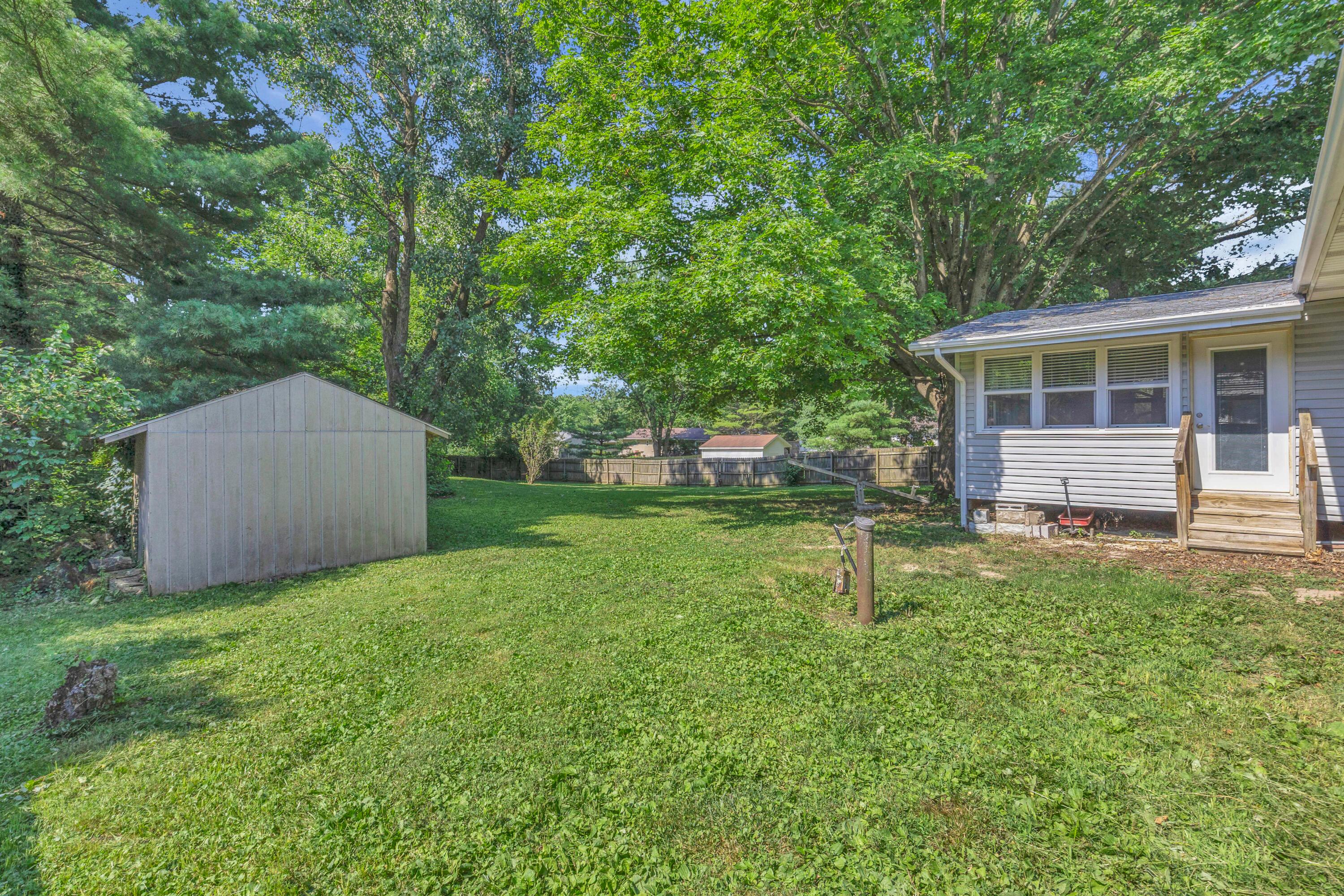 281 Middle Ground Road Southwest Pataskala, OH 43062 - Photo 43 of 52 Backyard