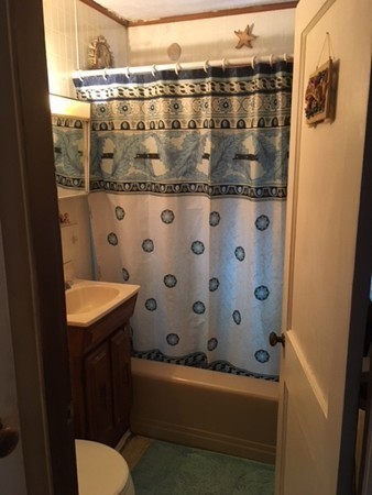 13 Inwood Road Auburn, MA 01501 - Photo 8 of 15 Gallery Image 8