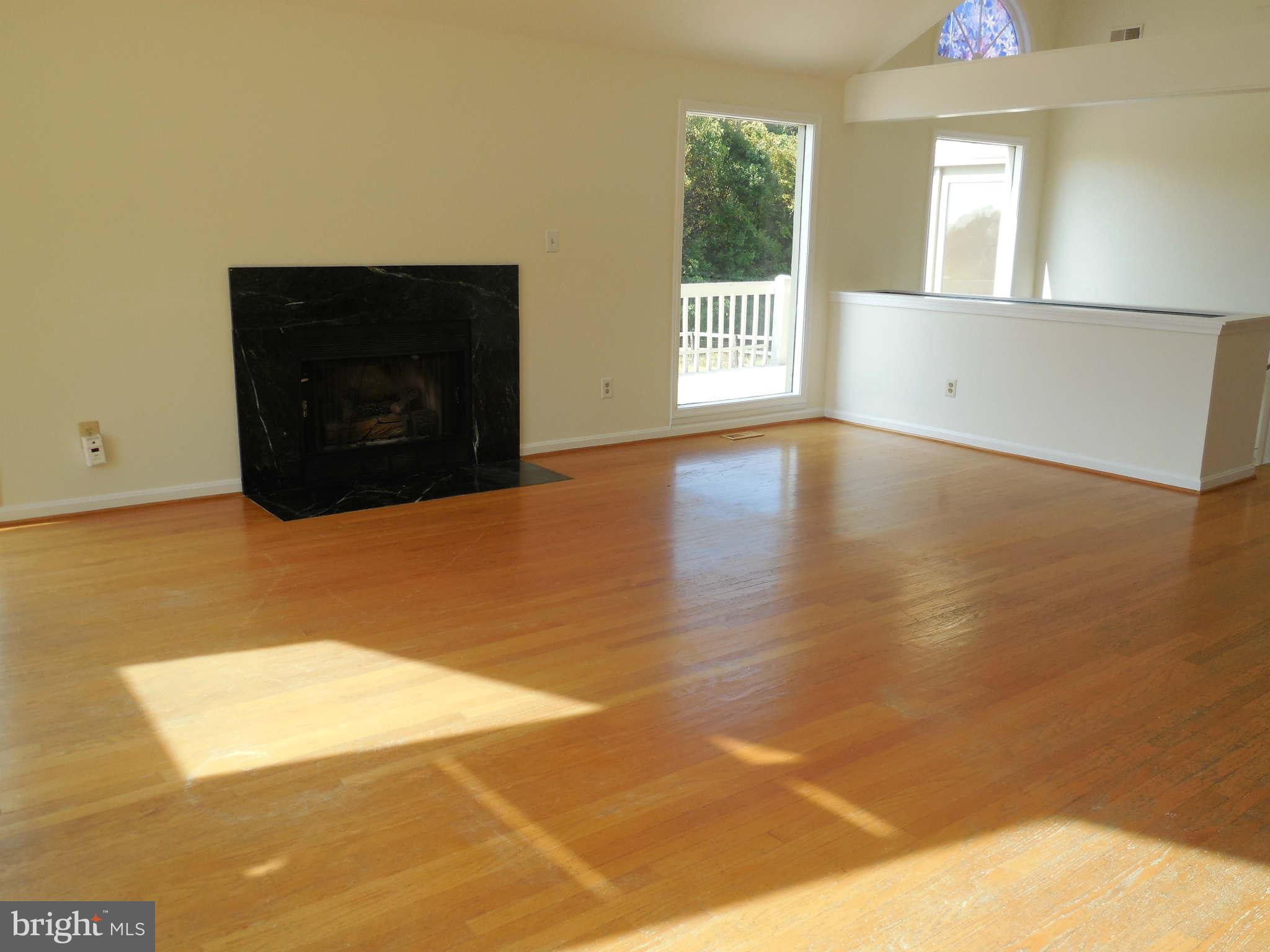 4415 Linthicum Road Dayton, MD 21036 - Photo 23 of 26 Living Room