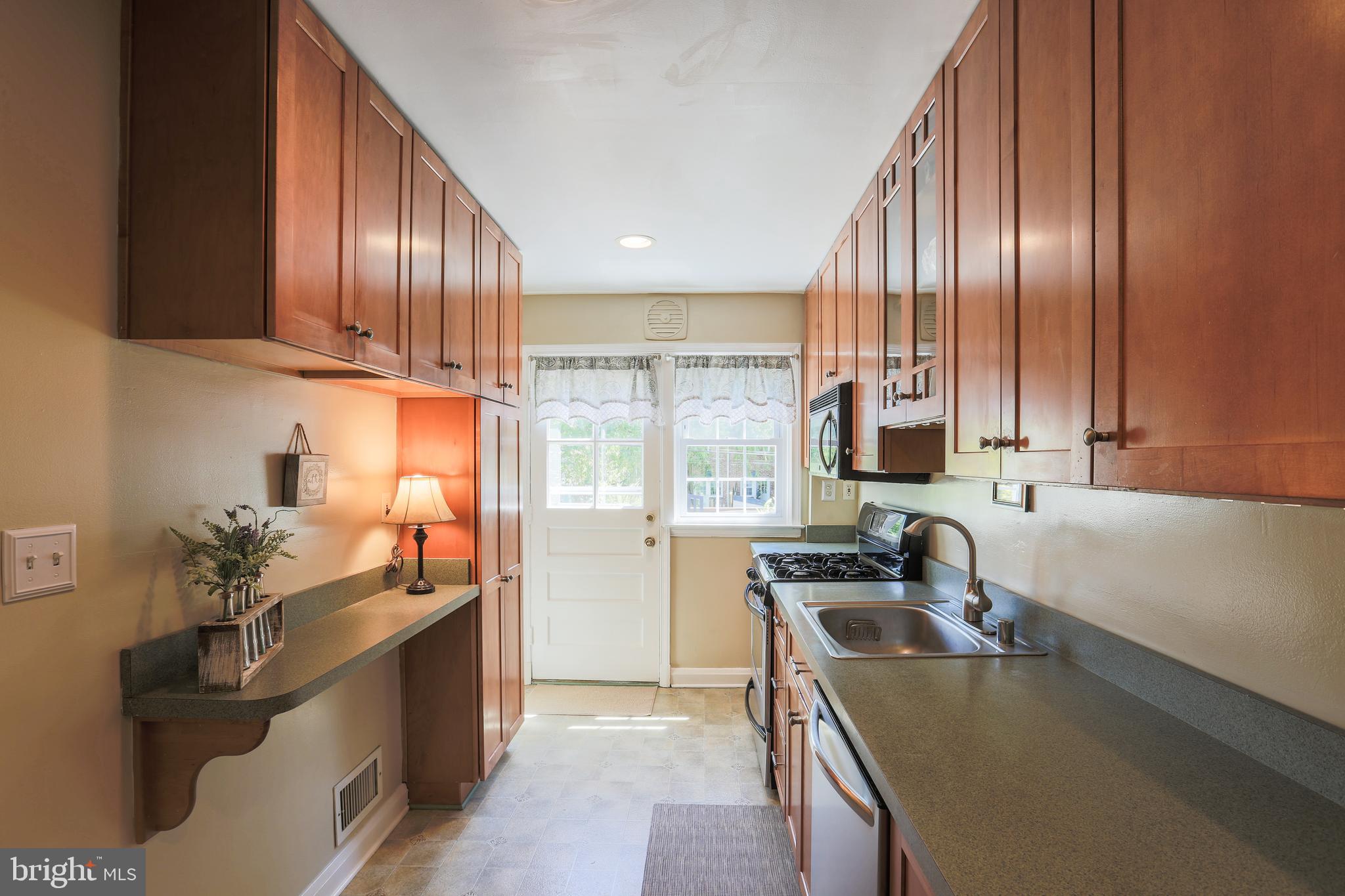 7117 Heathfield Road Baltimore, MD 21212 - Photo 21 of 48