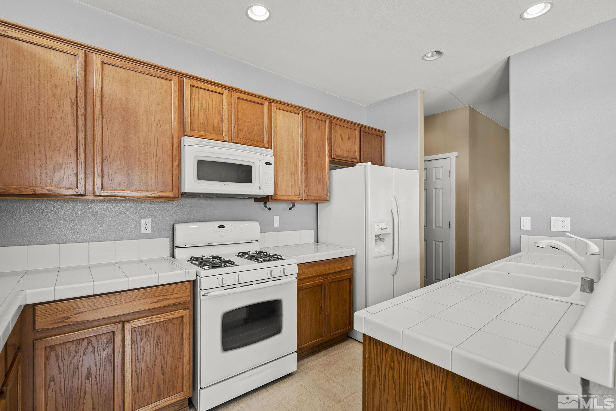 7649 Crest Bluff Drive Reno, NV 89506 - Photo 8 of 22 Photo 8