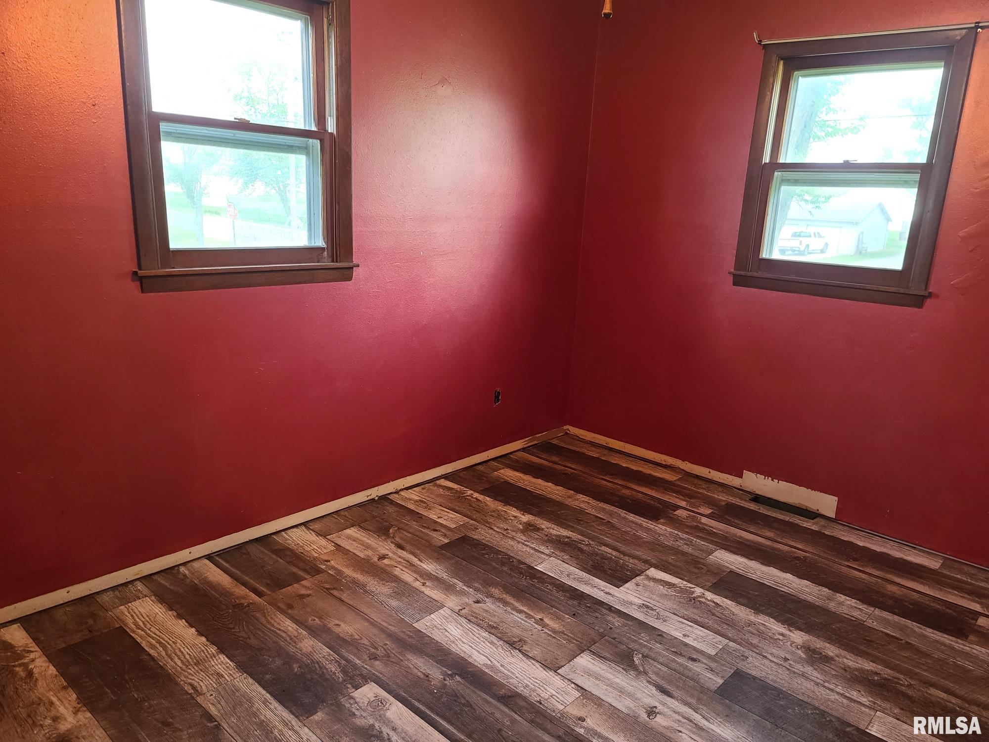 620 West Palm Street Roodhouse, IL 62082 - Photo 8 of 12