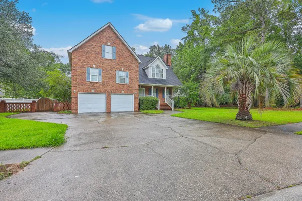 $605,000 | 125 Eston Drive, Goose Creek, SC 29445