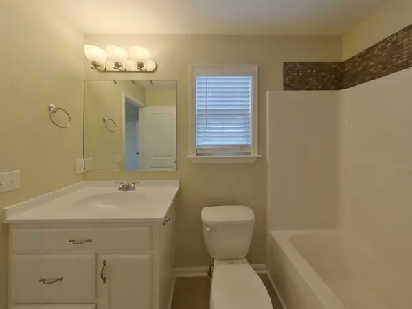 $1,749 | 1940 Littleton Court, Columbia, TN 38401