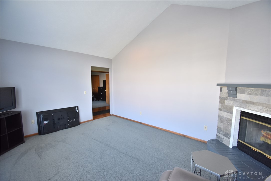 1649 Fox Ridge Drive Springfield, OH 45503 - Photo 5 of 25