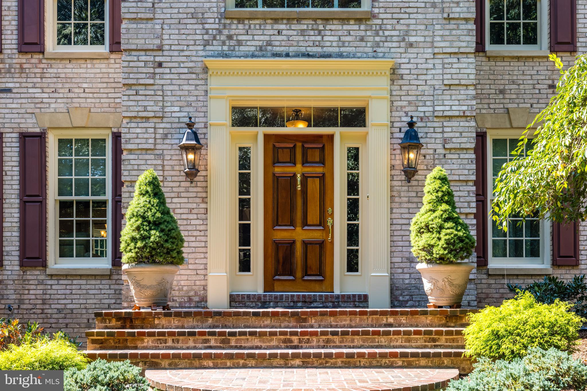 5501 West Ridge View Drive Fairfax, VA 22030 - Photo 5 of 83