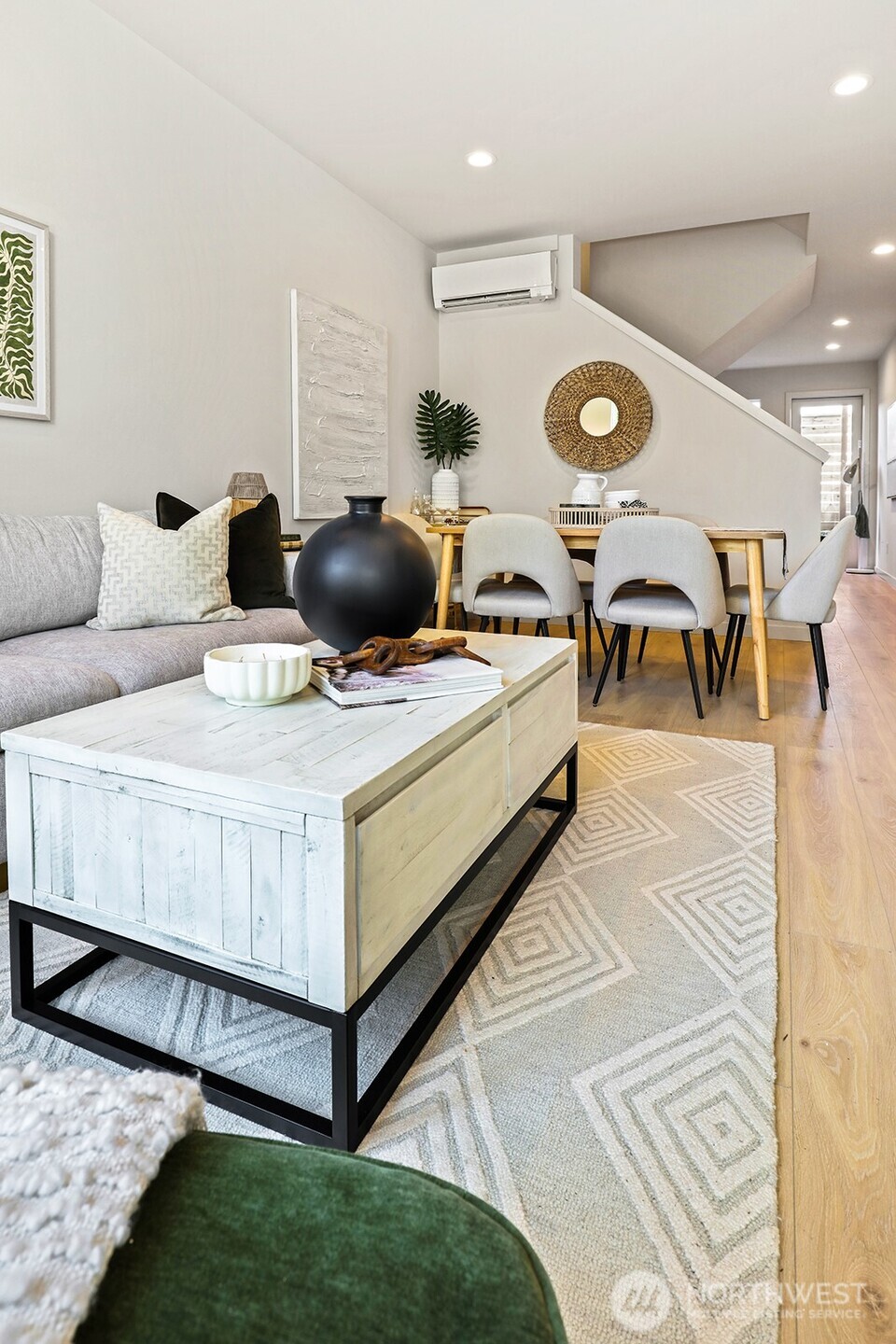 9752 B Holman Road Northwest Seattle, WA 98117 - Photo 10 of 29