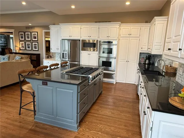 $939,900 | 15457 Iron Horse Circle, Leawood, KS 66224