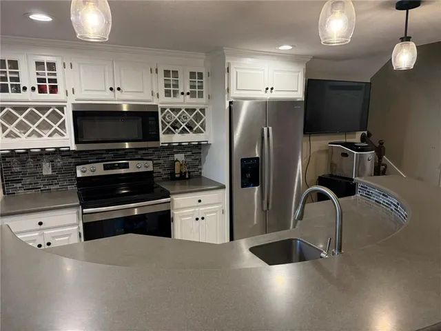 $939,900 | 15457 Iron Horse Circle, Leawood, KS 66224