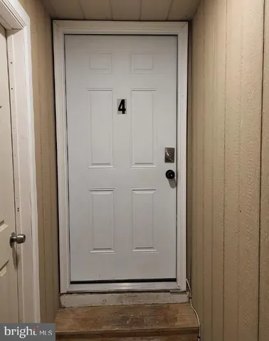 $1,300 | 558 East Lincoln Highway, Coatesville, PA 19320