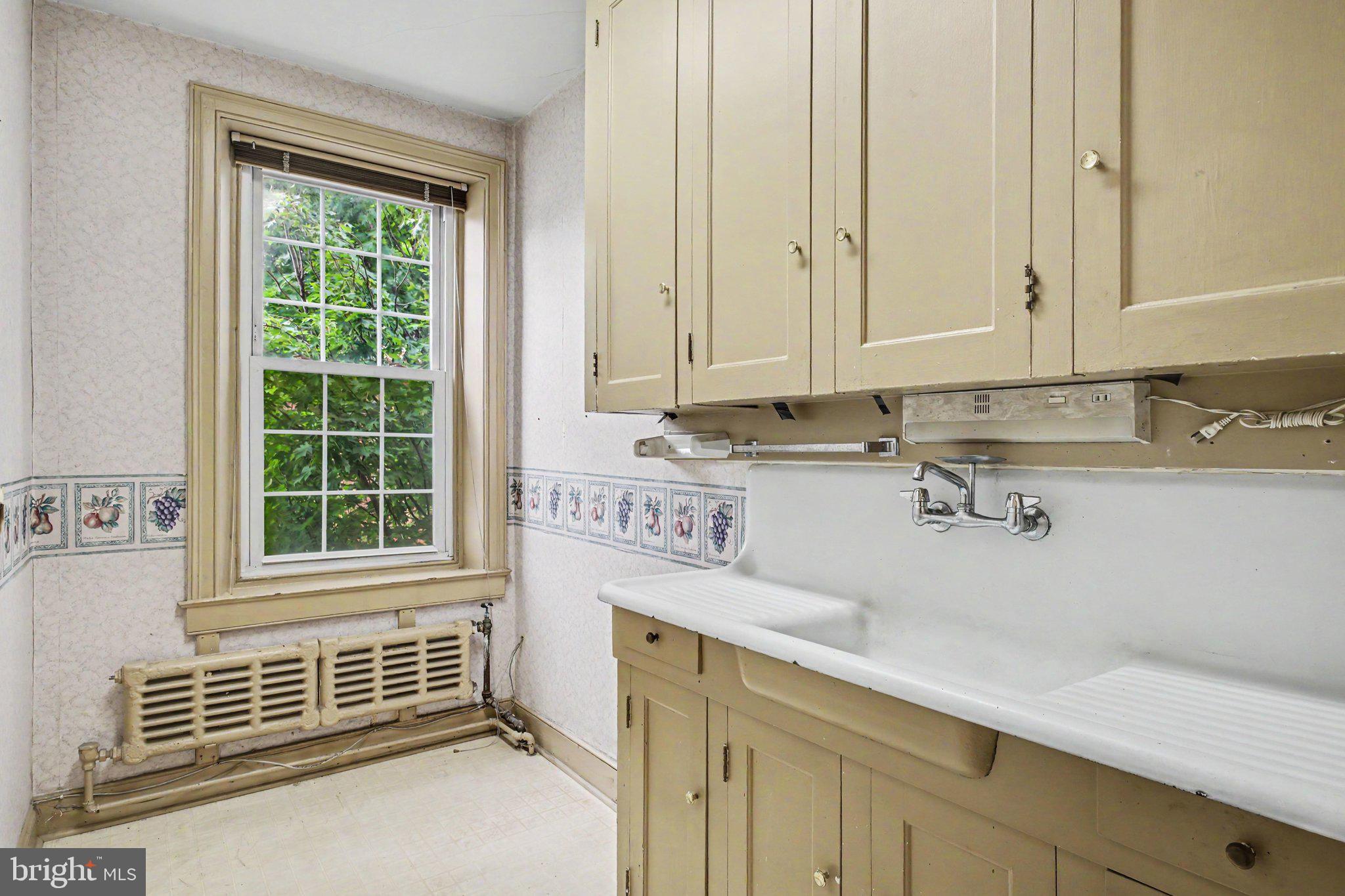 50 South Broad Street Lititz, PA 17543 - Photo 14 of 33