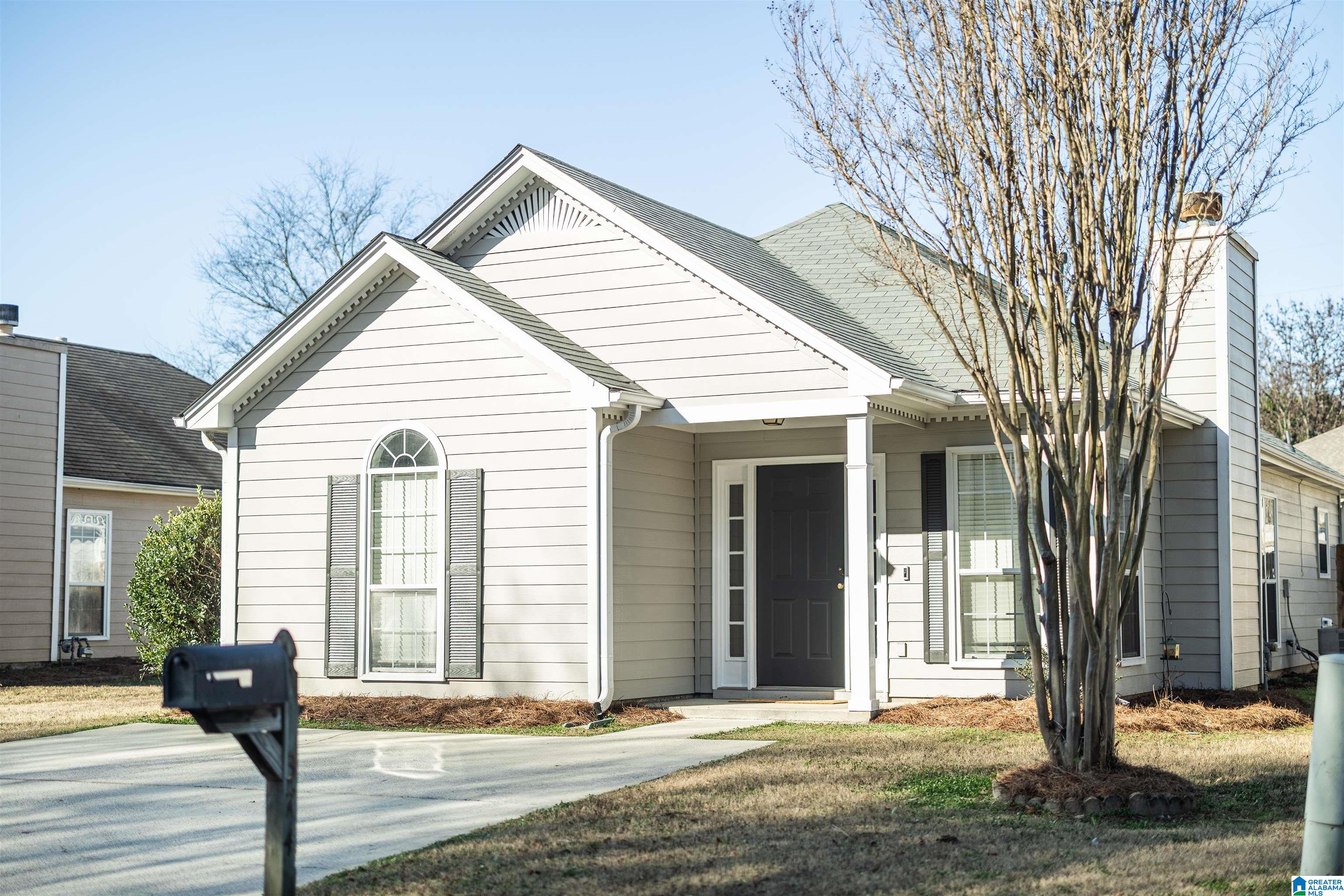 374 Walker Way Pelham, AL 35124 - Photo 2 of 21