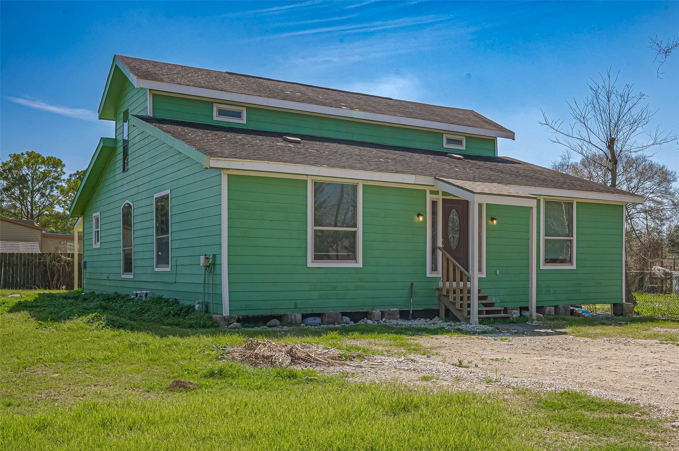 710 East Sycamore Street Fresno, TX 77545 - Photo 3 of 32 a front view of a house