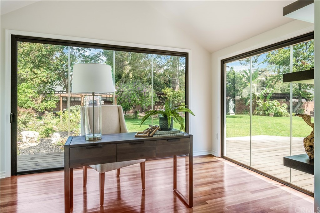 4255 Chestnut Avenue Long Beach, CA 90807 - Photo 24 of 48 a view of a room with a large window