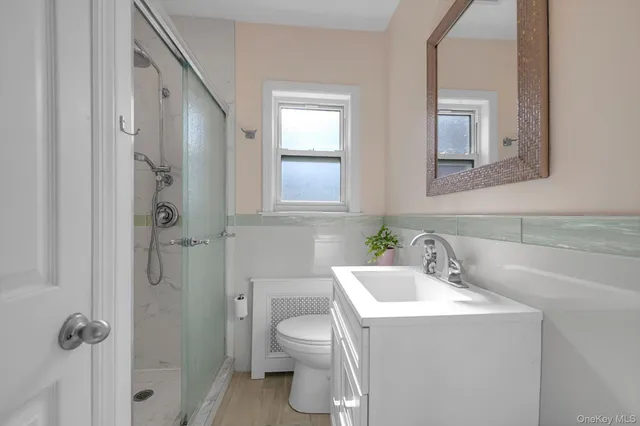 $899,888 | 5 Avon Road, New Hyde Park, NY 11040