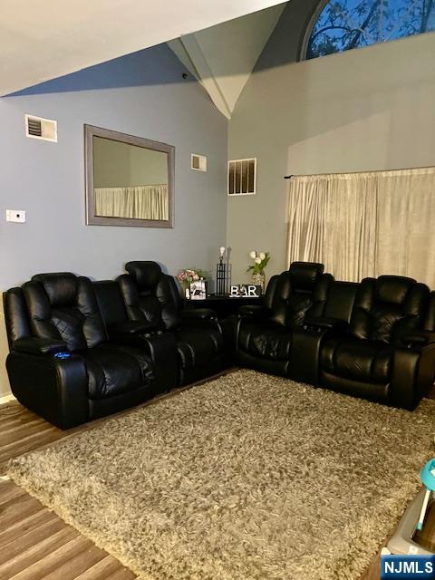 539 Union Avenue, Unit 11 Irvington, NJ 07111 - Photo 4 of 12 a living room with a couch