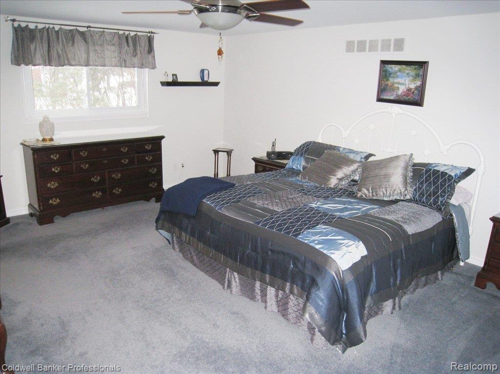 868 Baylor Road Rochester, MI 48309 - Photo 8 of 12 Master Bedroom