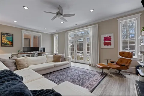 $630,000 | 1363 North Mohawk Street, Unit 1, Chicago, IL 60610