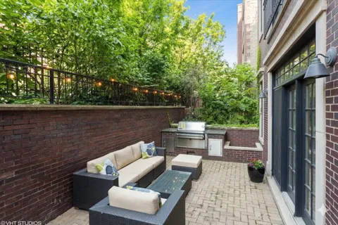 $630,000 | 1363 North Mohawk Street, Unit 1, Chicago, IL 60610