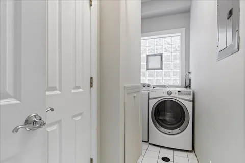 $630,000 | 1363 North Mohawk Street, Unit 1, Chicago, IL 60610