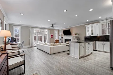 $630,000 | 1363 North Mohawk Street, Unit 1, Chicago, IL 60610