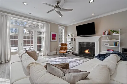 $630,000 | 1363 North Mohawk Street, Unit 1, Chicago, IL 60610