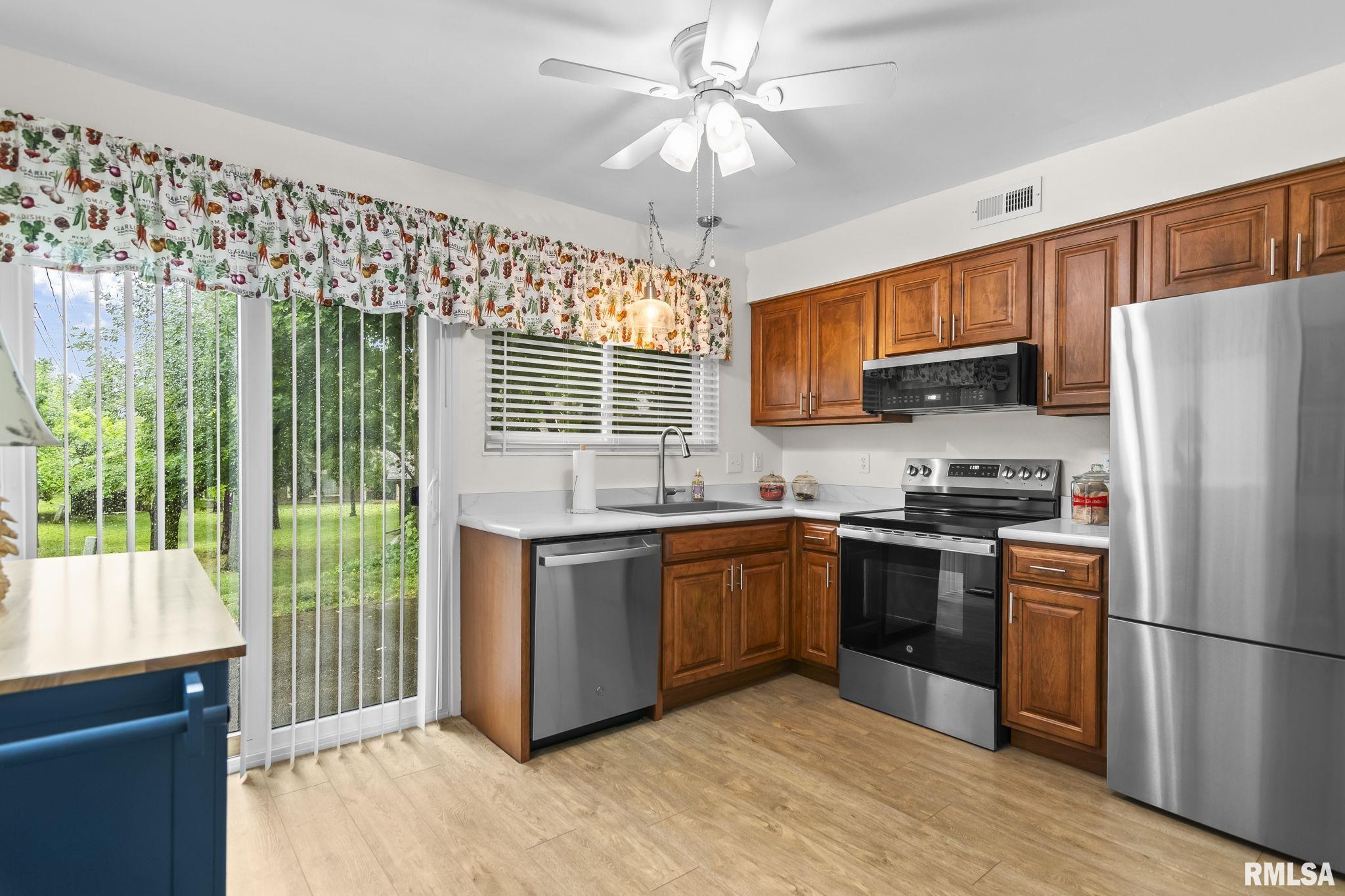 16 Whisperglen Lane Springfield, IL 62704 - Photo 13 of 30