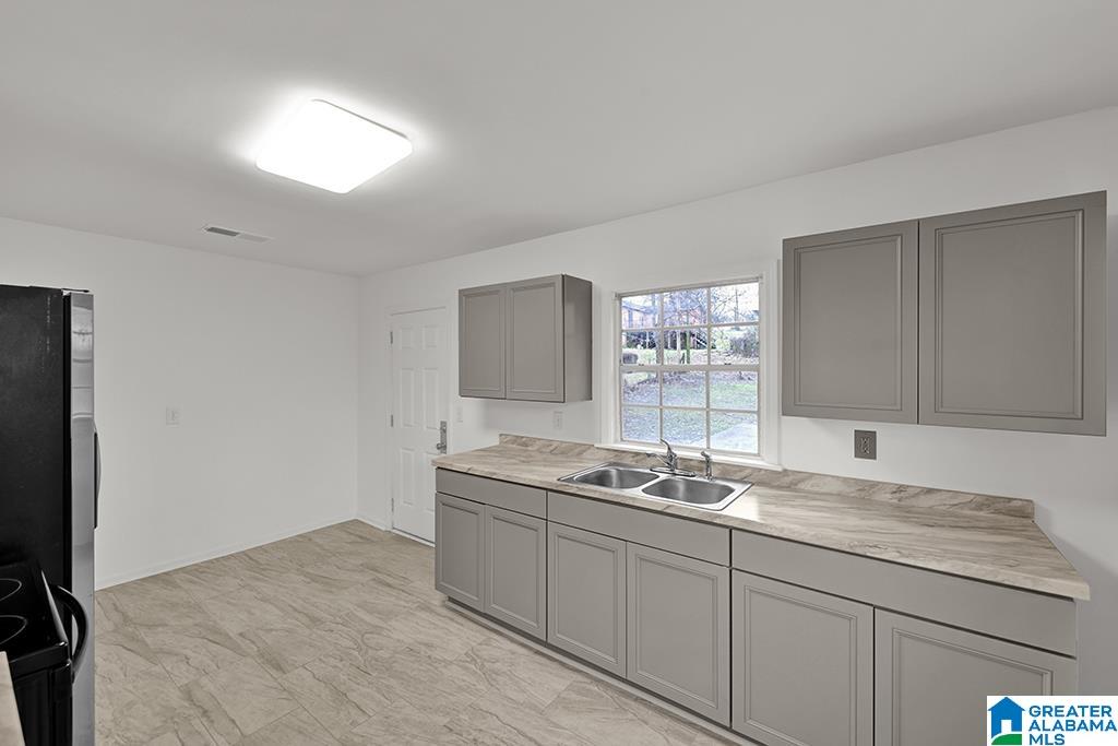 125 55th Street Fairfield, AL 35064 - Photo 7 of 15