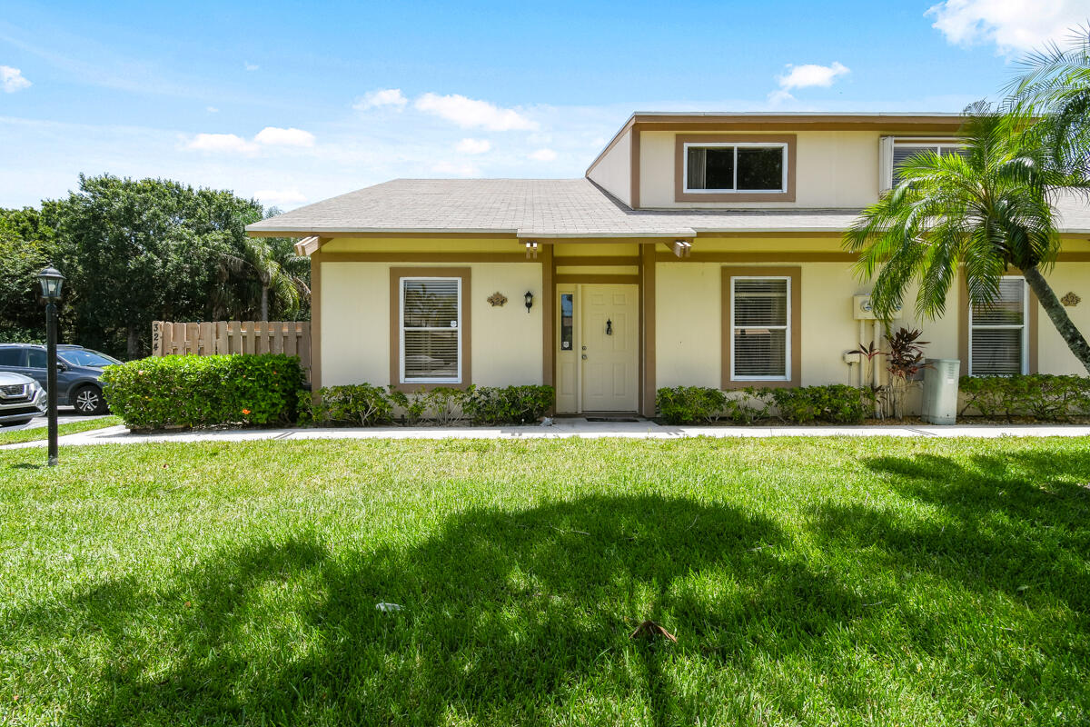 324 Maplecrest Circle Jupiter, FL 33458 - Photo 1 of 29 DSC_4127