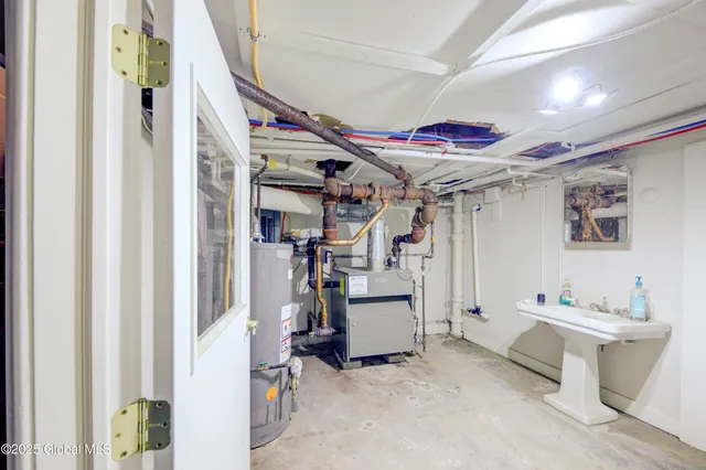 $389,900 | 1561-1563 Union Street, Schenectady, NY 12309