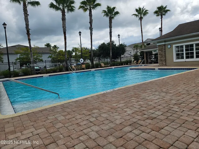 $1,879 | 7036 Deer Lodge Circle, Unit 106, Jacksonville, FL 32256